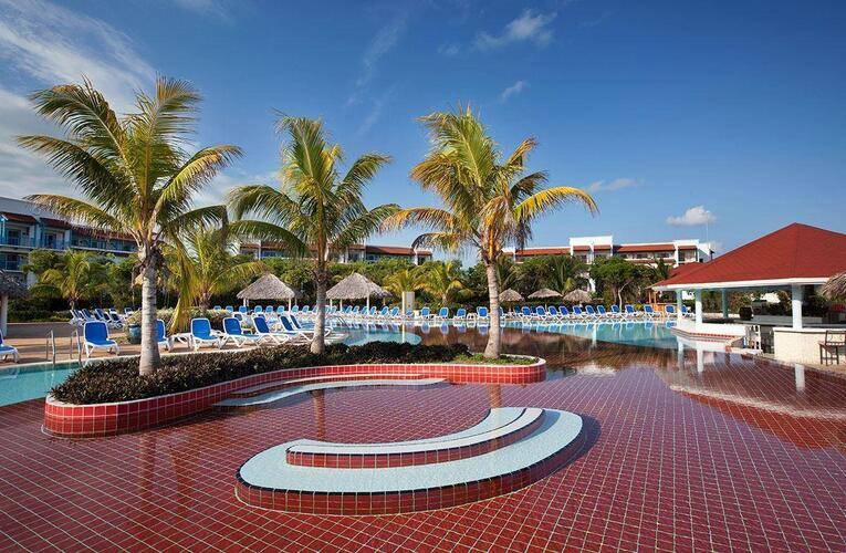 Memories Paraiso Beach Resort