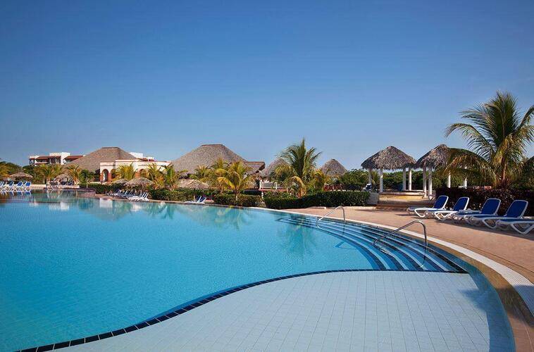 Memories Paraiso Beach Resort