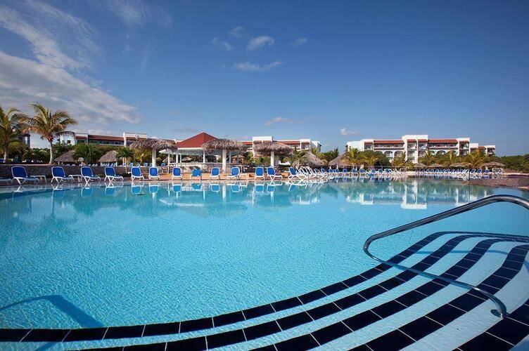 Memories Paraiso Beach Resort