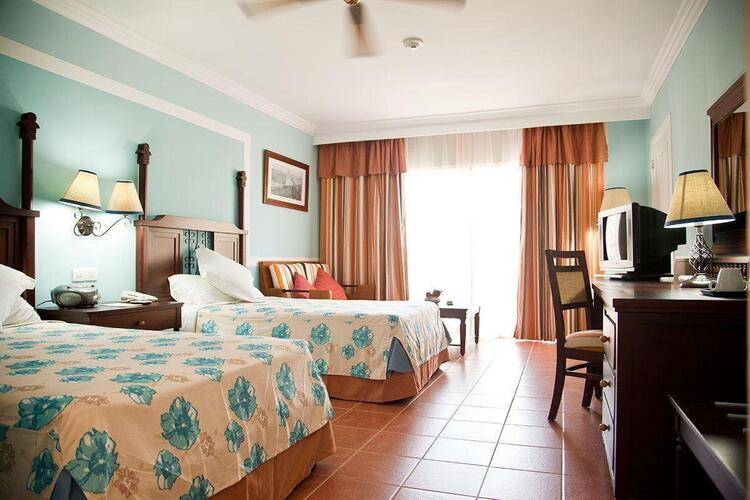 Memories Paraiso Beach Resort