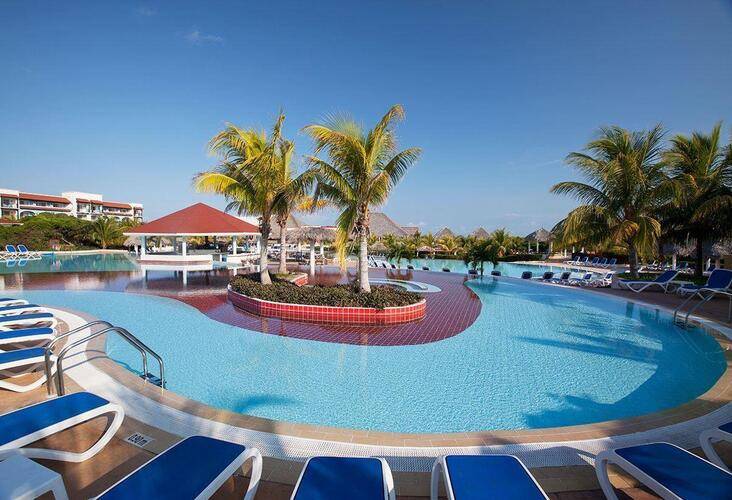 Memories Paraiso Beach Resort