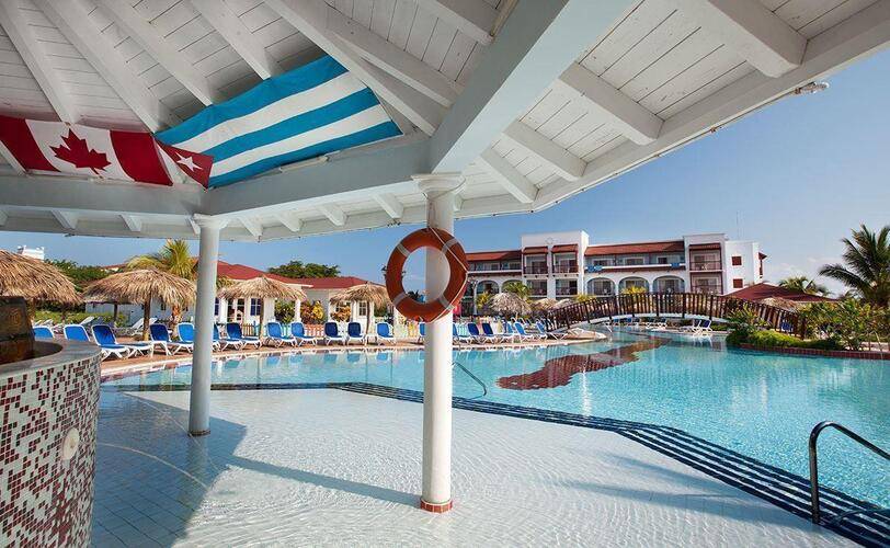 Memories Paraiso Beach Resort