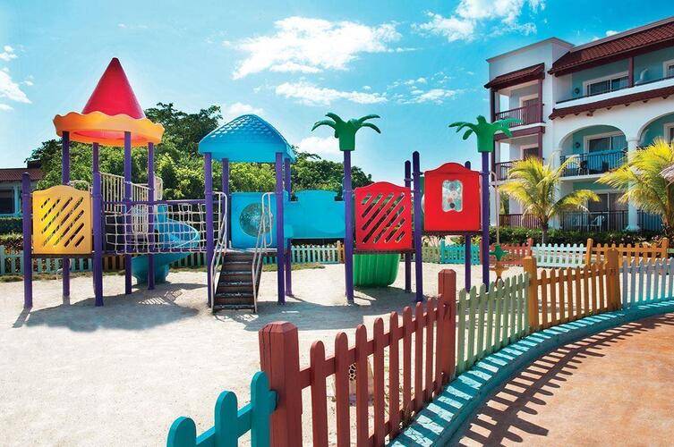 Memories Paraiso Beach Resort