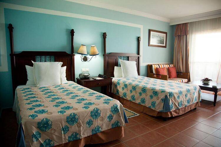 Memories Paraiso Beach Resort