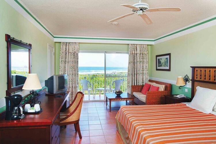 Memories Paraiso Beach Resort