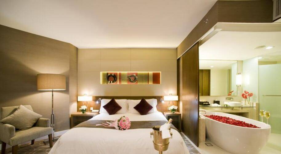 Centara Grand At Central Plaza Ladprao Bangkok
