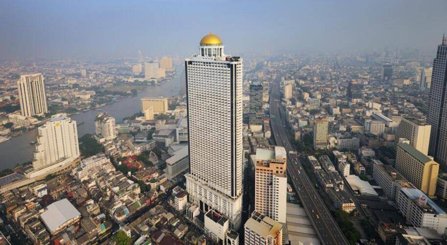 Le Bua At State Tower