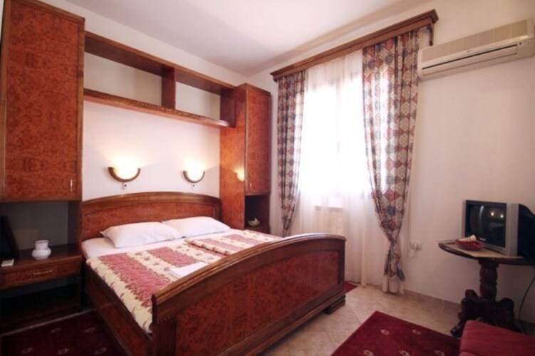 Grbalj Hotel