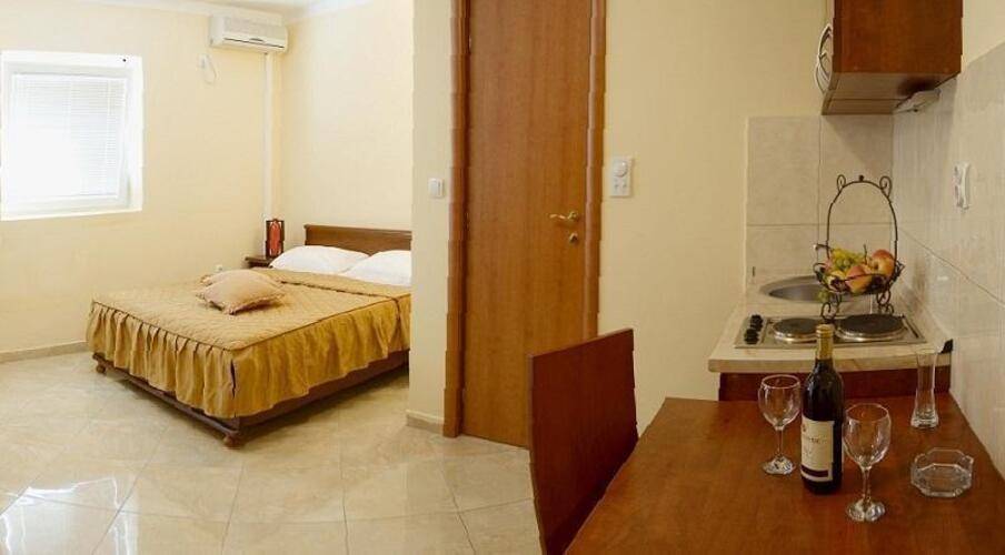 Contessa Apartments
