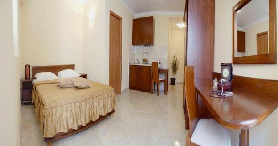 Contessa Apartments