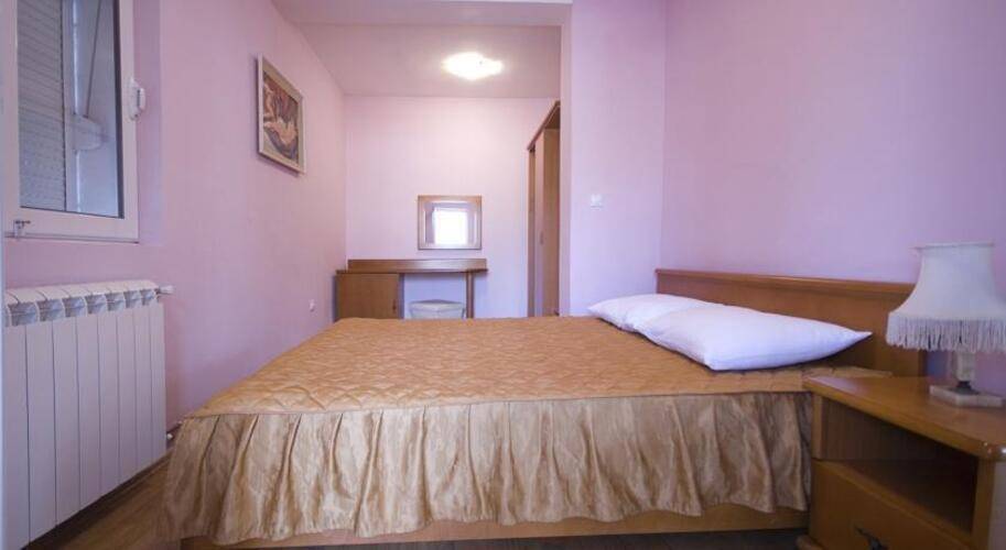 Contessa Apartments
