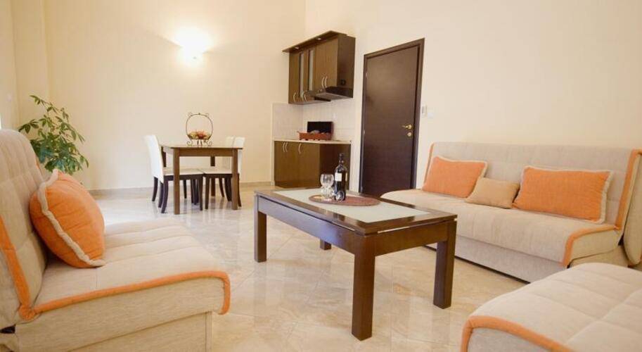 Contessa Apartments