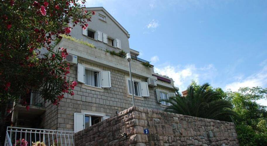 Springs Apartment