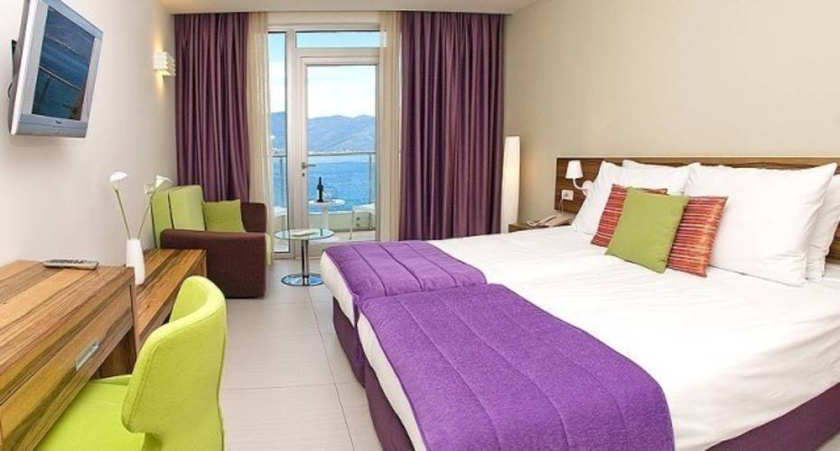 Club Hotel Riviera, Kometa