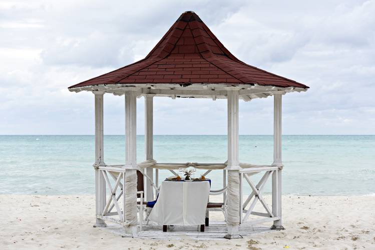Memories Caribe Beach Resort (Adults Only 16+)