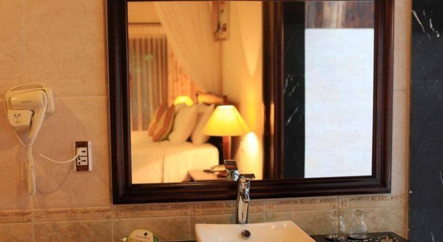 Diamond Bay Resort & Spa