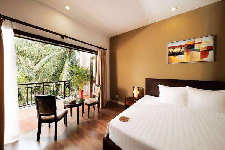 Diamond Bay Resort & Spa