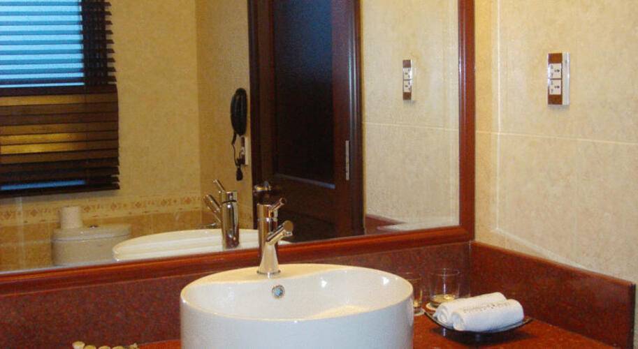 Diamond Bay Resort & Spa