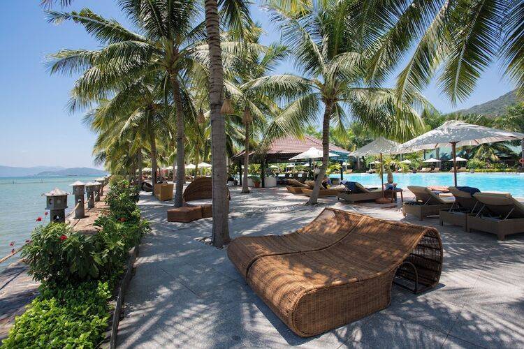 Diamond Bay Resort & Spa