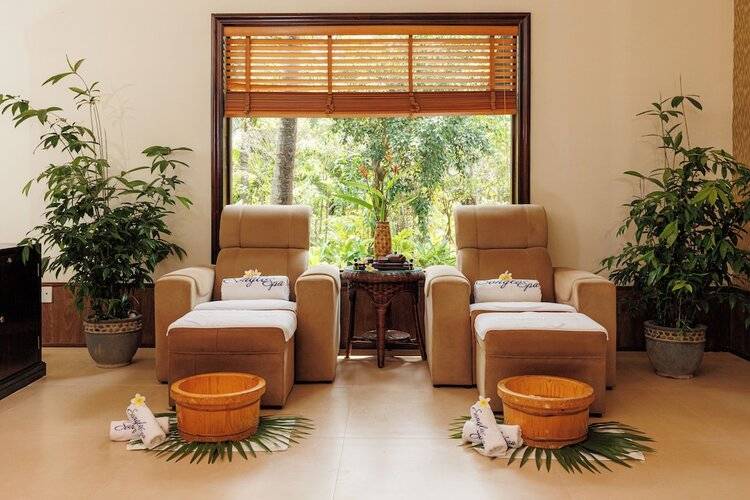 Diamond Bay Resort & Spa