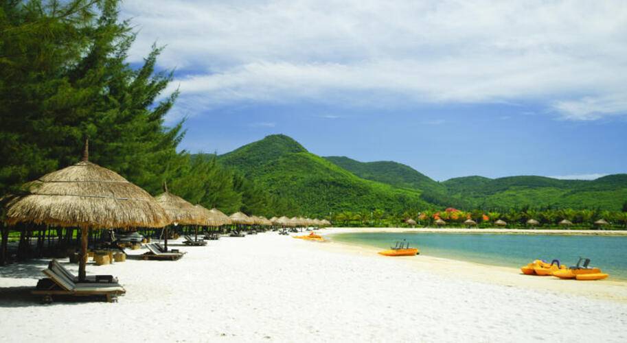 Diamond Bay Resort & Spa