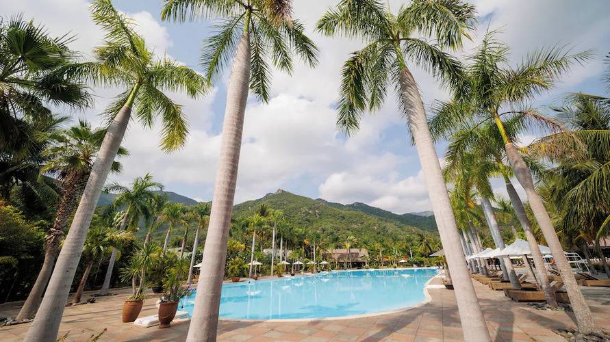 Diamond Bay Resort & Spa