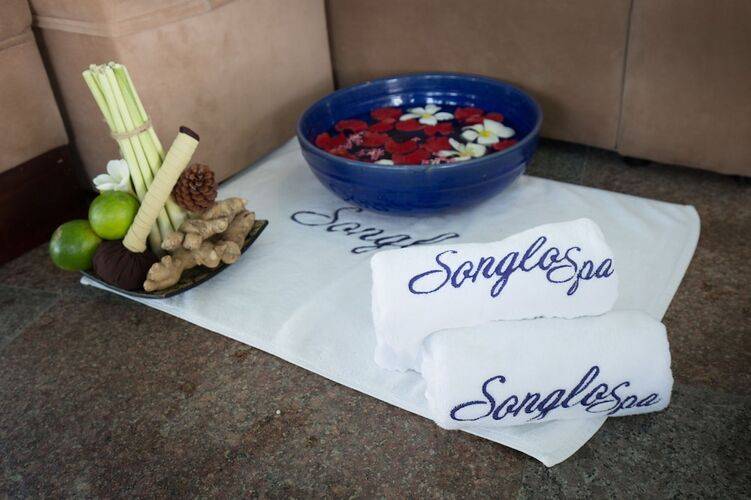 Diamond Bay Resort & Spa