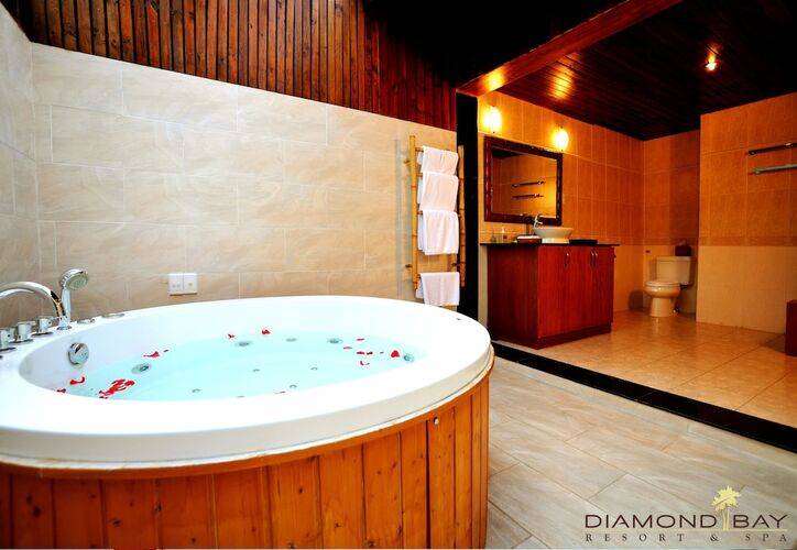 Diamond Bay Resort & Spa