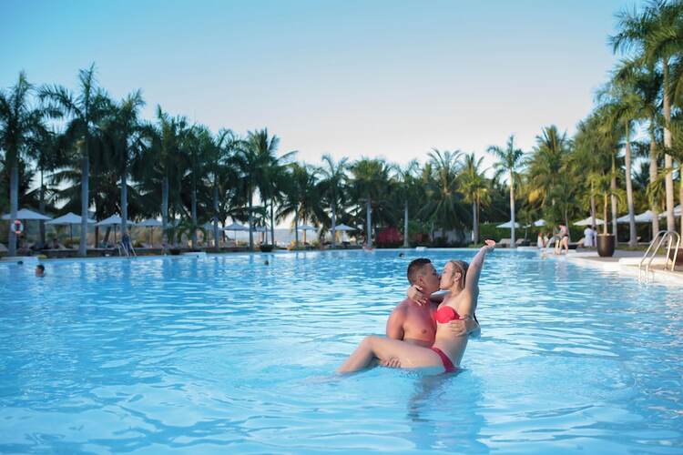 Diamond Bay Resort & Spa