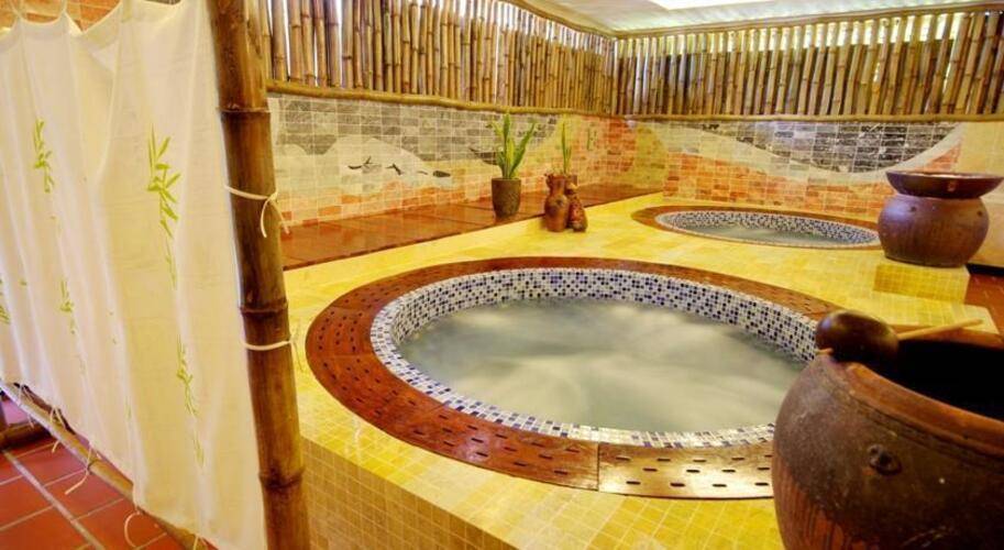 Diamond Bay Resort & Spa