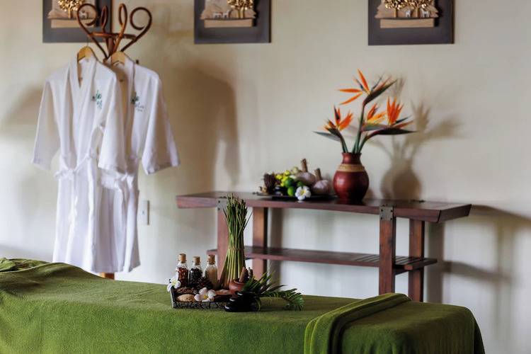 Diamond Bay Resort & Spa