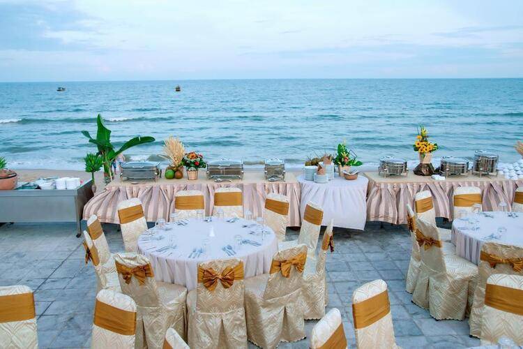 Villa Del Sol Beach Resort & Spa