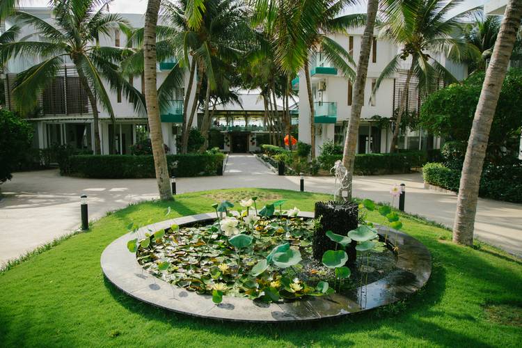 Villa Del Sol Beach Resort & Spa