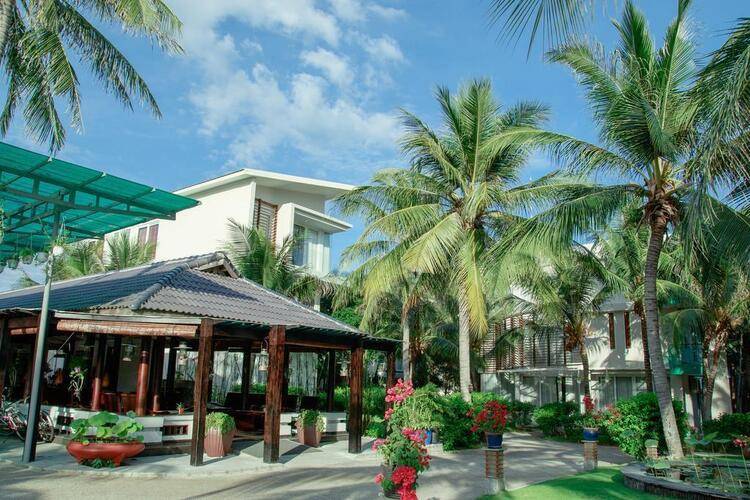 Villa Del Sol Beach Resort & Spa