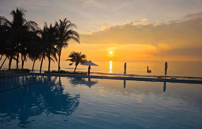 Villa Del Sol Beach Resort & Spa