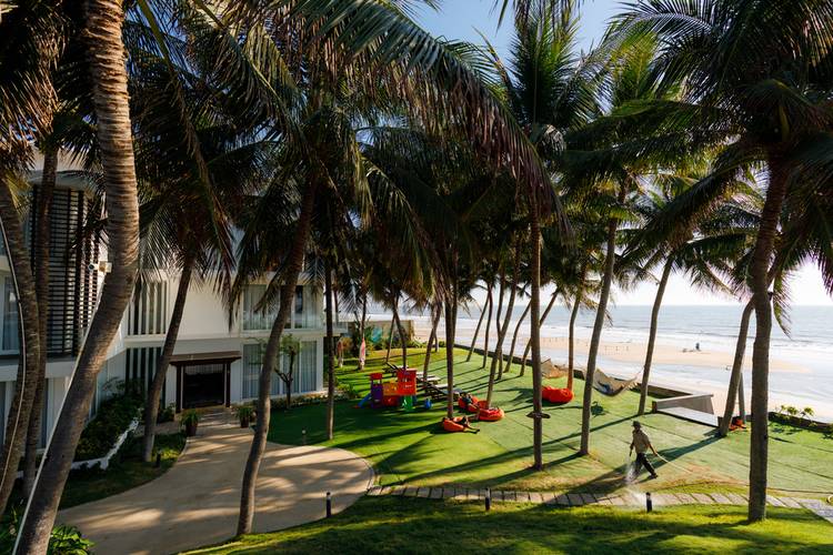 Villa Del Sol Beach Resort & Spa