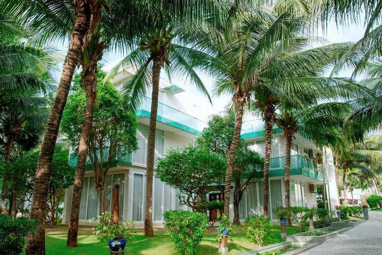 Villa Del Sol Beach Resort & Spa