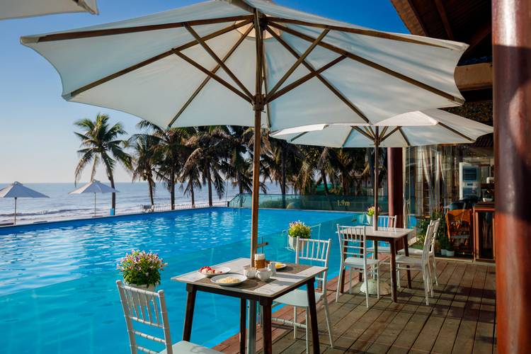 Villa Del Sol Beach Resort & Spa