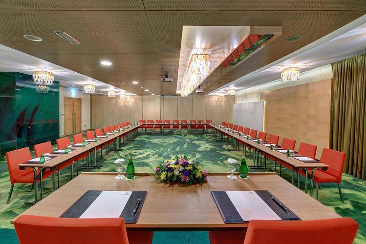 Al Khoory Executive Hotel
