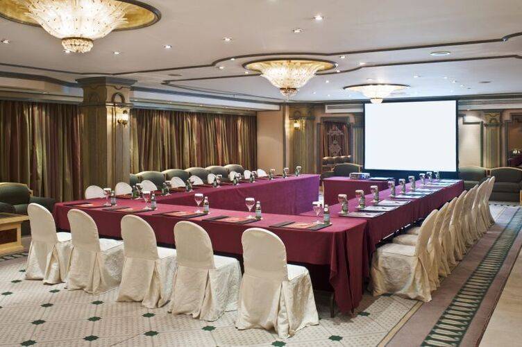 Millennium Plaza Downtown Hotel (Ex.Crowne Plaza Dubai Sheikh Zayed Road)