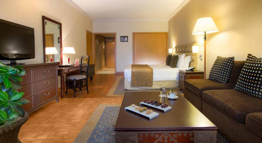 Millennium Plaza Downtown Hotel (Ex.Crowne Plaza Dubai Sheikh Zayed Road)