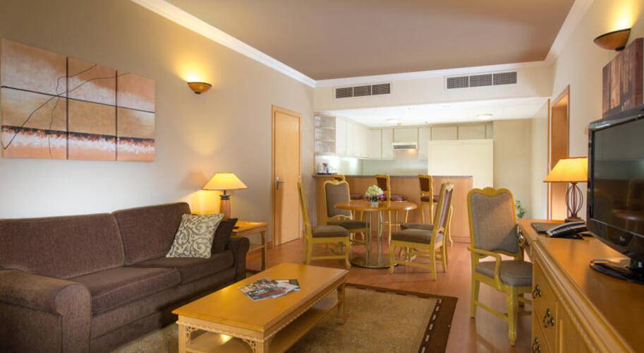 Millennium Plaza Downtown Hotel (Ex.Crowne Plaza Dubai Sheikh Zayed Road)