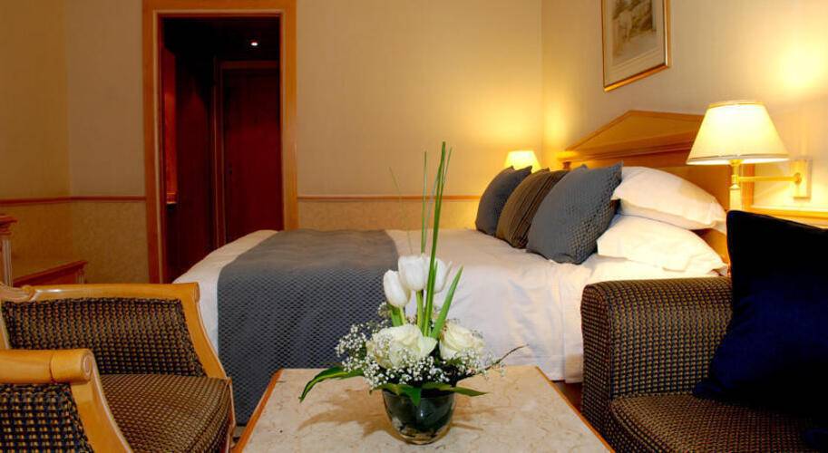 Millennium Plaza Downtown Hotel (Ex.Crowne Plaza Dubai Sheikh Zayed Road)