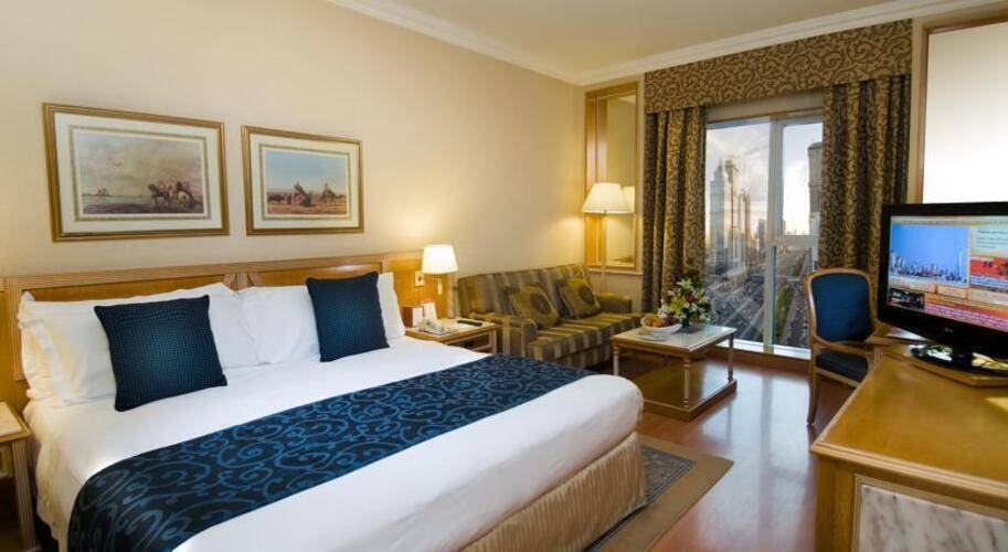 Millennium Plaza Downtown Hotel (Ex.Crowne Plaza Dubai Sheikh Zayed Road)