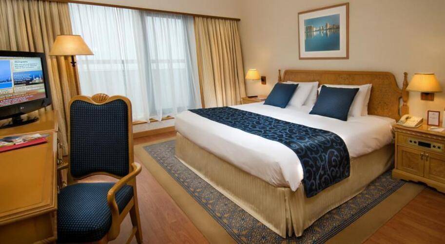Millennium Plaza Downtown Hotel (Ex.Crowne Plaza Dubai Sheikh Zayed Road)