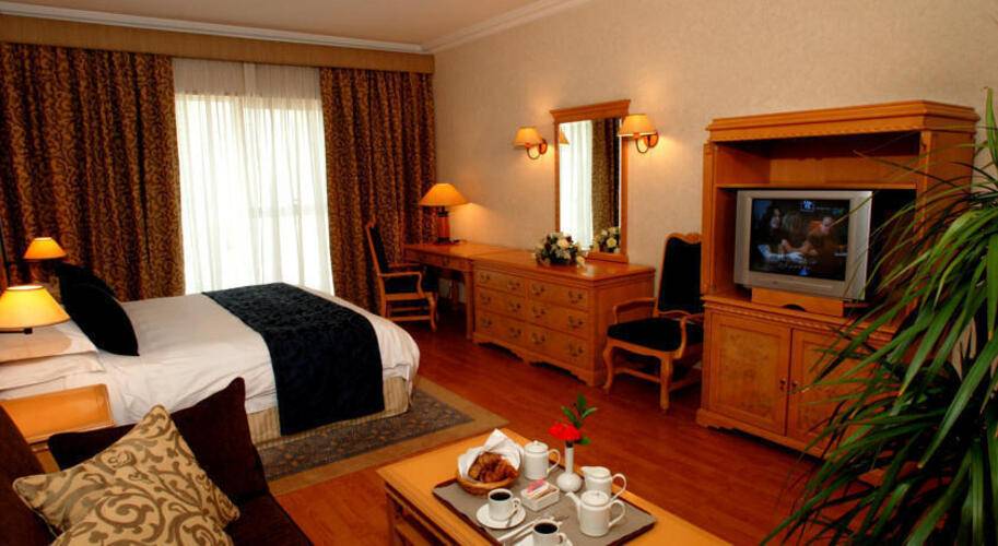 Millennium Plaza Downtown Hotel (Ex.Crowne Plaza Dubai Sheikh Zayed Road)