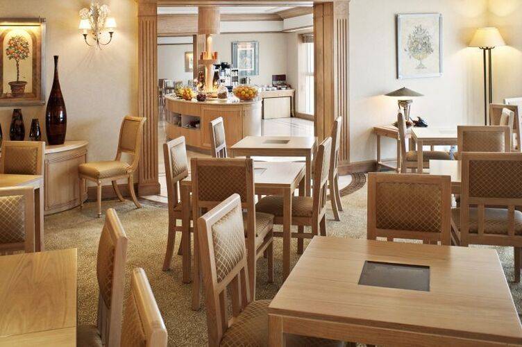 Millennium Plaza Downtown Hotel (Ex.Crowne Plaza Dubai Sheikh Zayed Road)
