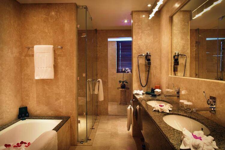 Grand Millennium Al Wahda Hotel