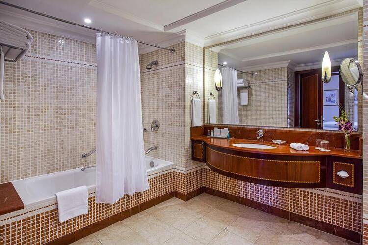 Corniche Hotel Abu Dhabi (Ex.Millennium Corniche Hotel Abu Dhabi)