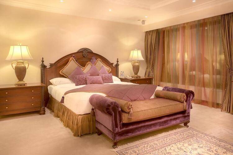 Corniche Hotel Abu Dhabi (Ex.Millennium Corniche Hotel Abu Dhabi)